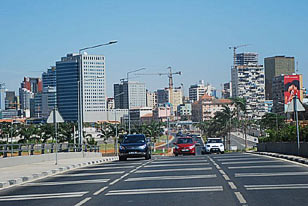 Die neue K&uuml;stenschnellstrasse in Luanda/Angola