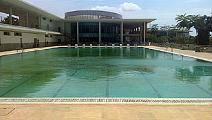 50m Pool eines neuen Luxus-Fitnessclubs in Luanda/Angola